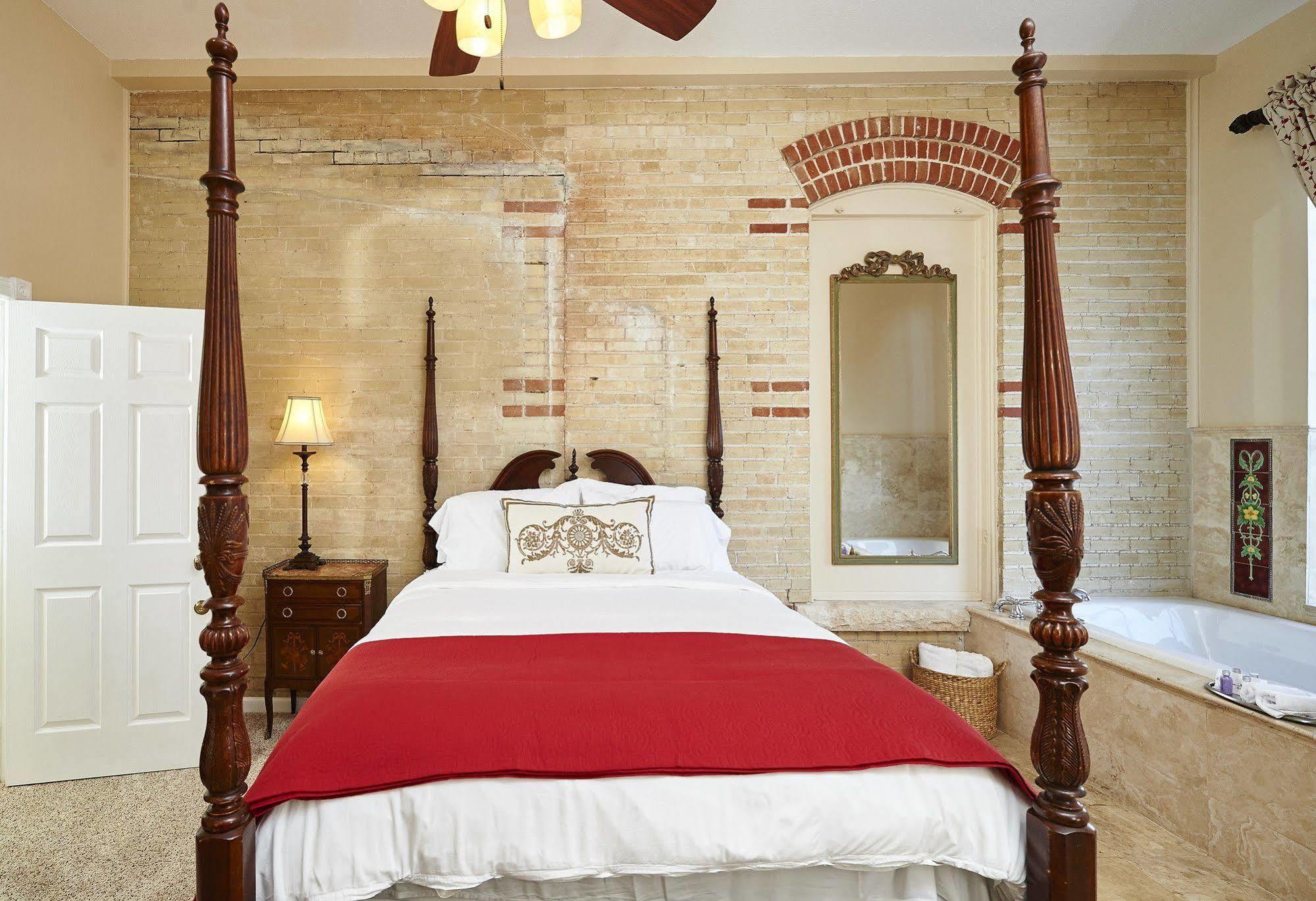 Mosheim Mansion Bed & Breakfast Seguin Dış mekan fotoğraf